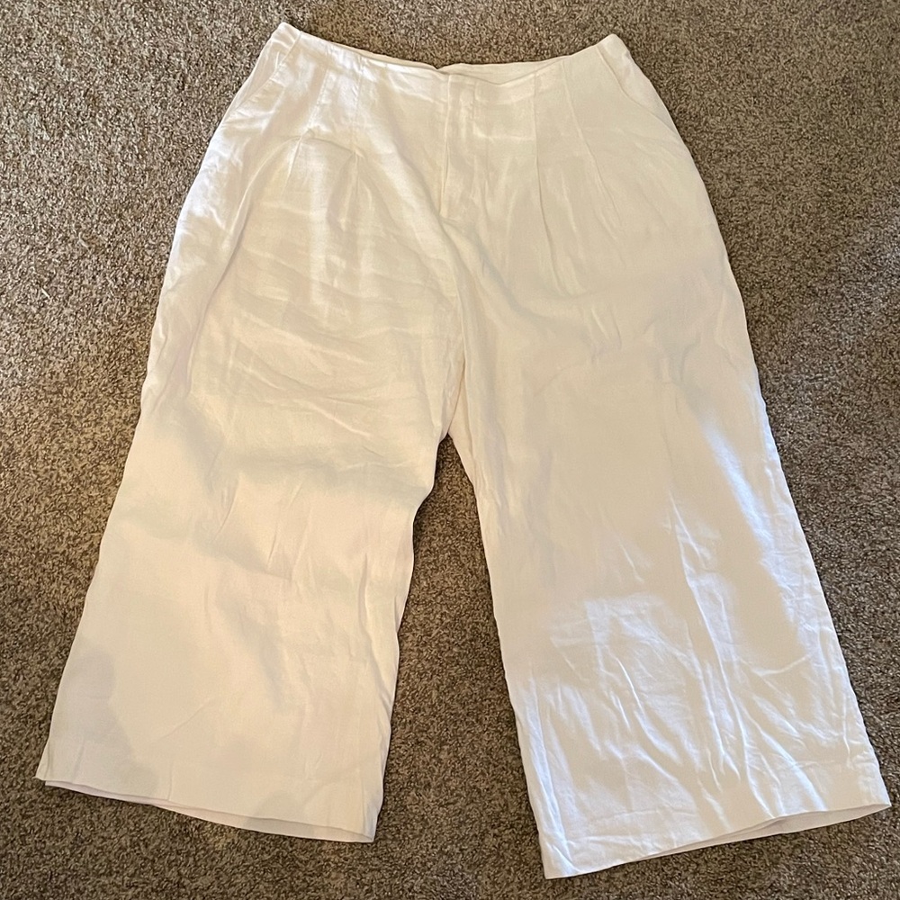Antonio Melani linen/rayon dressy capris 14